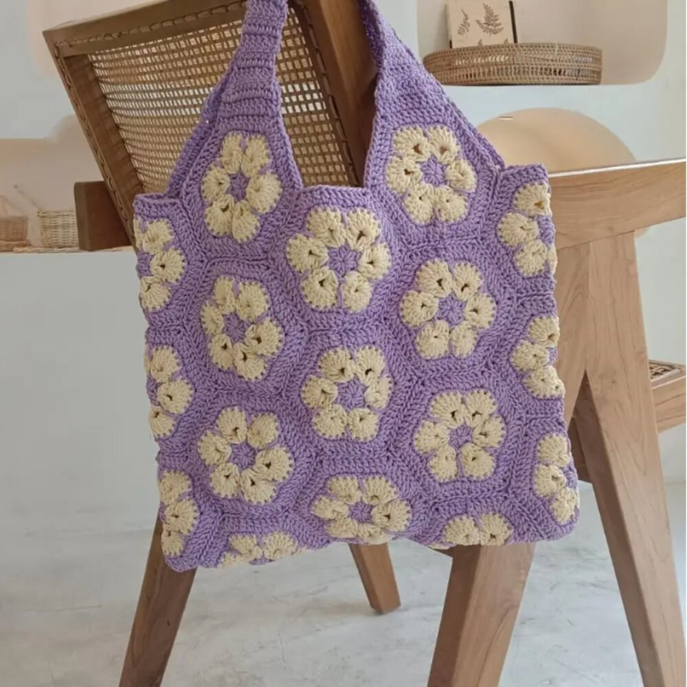 Flower Crochet Shoulder Bag // NEW